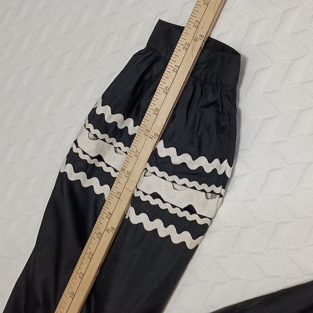 Entro Black Top With Ric Rac Trim - Picture 8 of 8